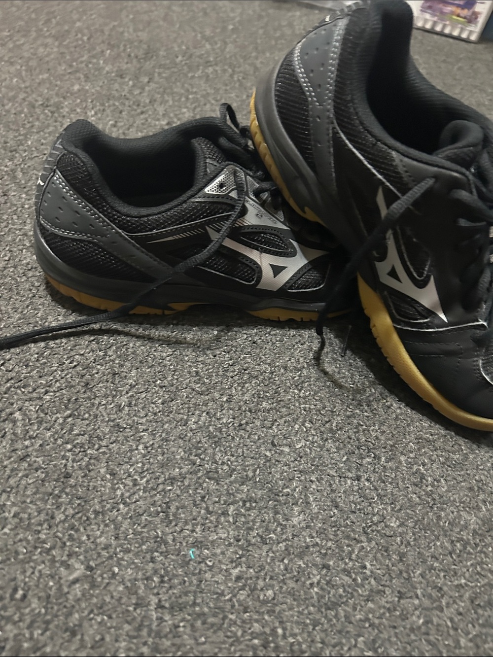 Mizuno Black and Yellow Indoor Training Sneakers